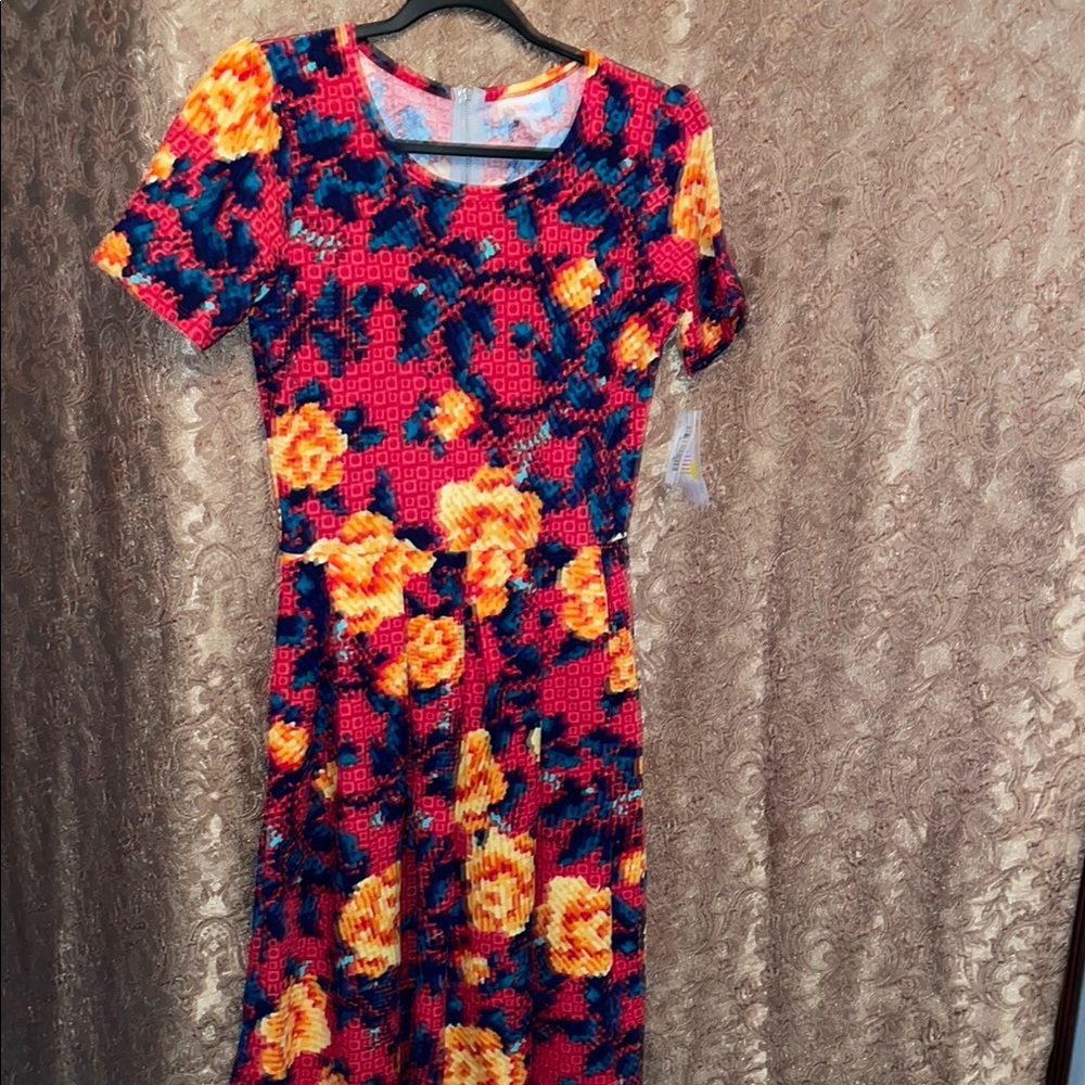 LuLaRoe Blue, Red, yellow & Green Midi Sundress Casual Crew Neck. Size Medium - Picture 1 of 5